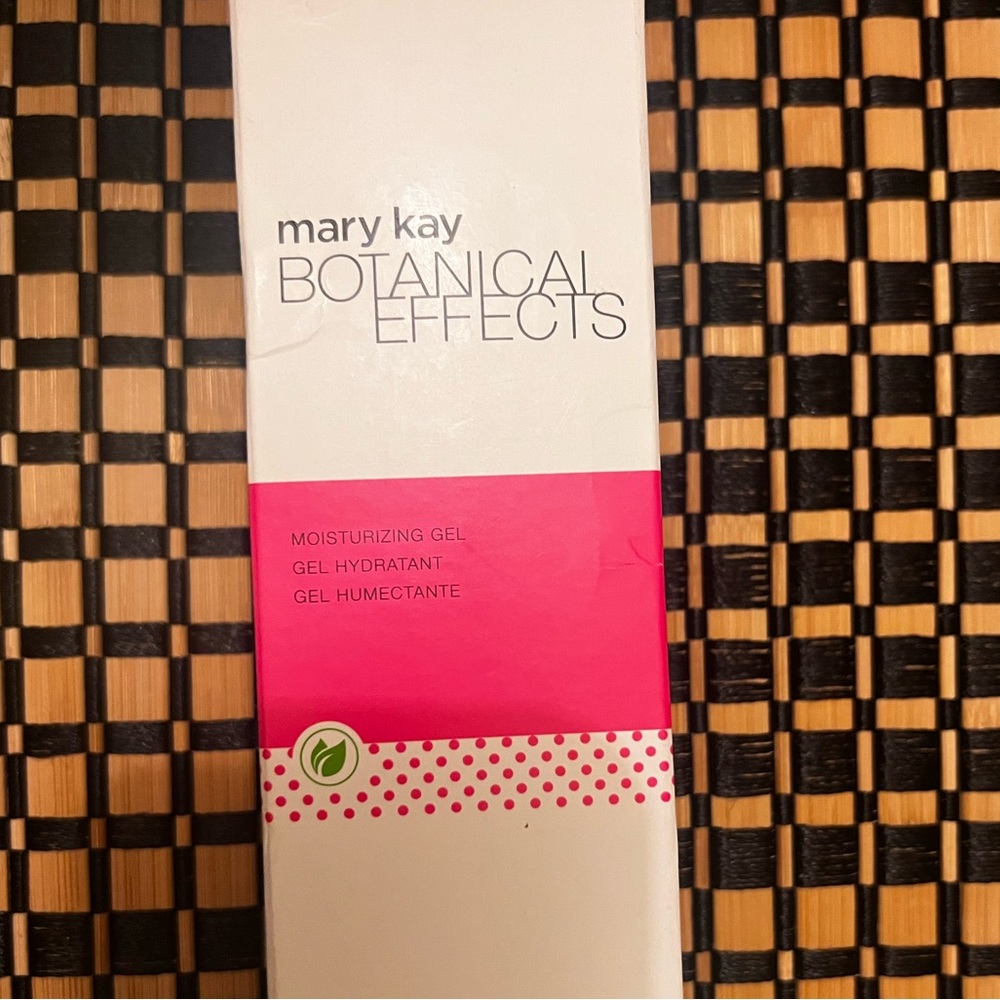 Mary Kay Botanical Effects moisturizing gel